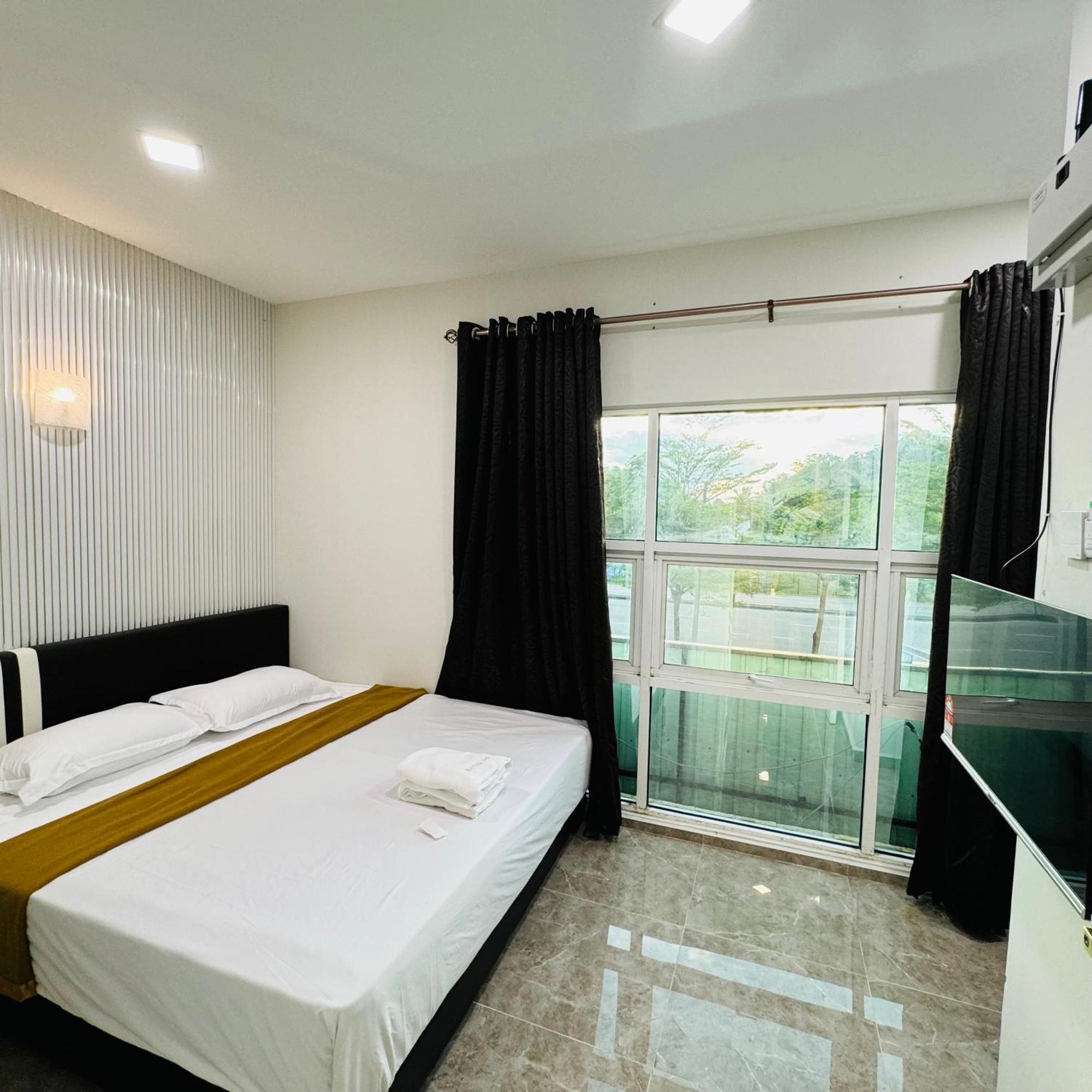 Rayyaz Inn Kuala Terengganu Extérieur photo