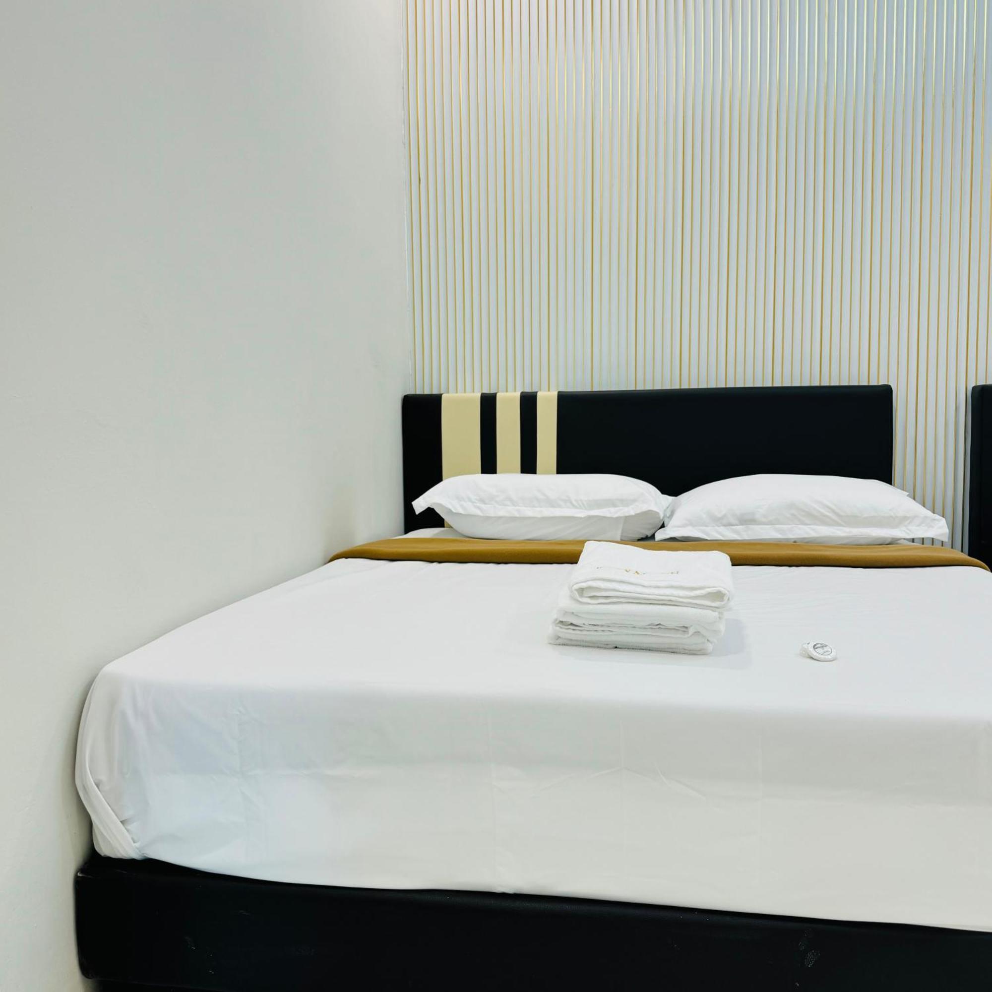 Rayyaz Inn Kuala Terengganu Extérieur photo